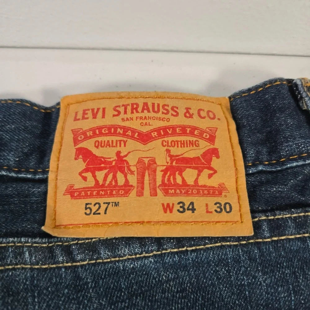 Levis levis 527
